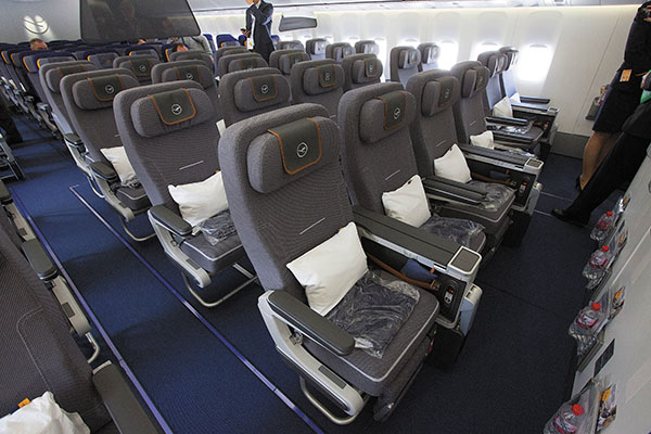 Lufthansa catches up, hopes to cash in with premium economy segment