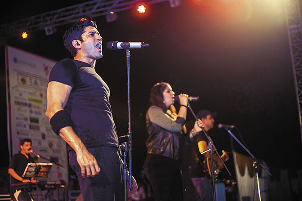 Making music and a difference: Farhan Akhtar performs at IIT-Roorkee with his band