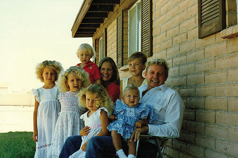 g_119953_leigh_keith_and_family_280x210.jpg