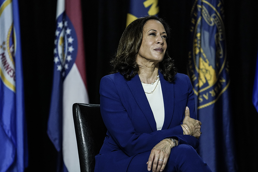 kamala harris_bg