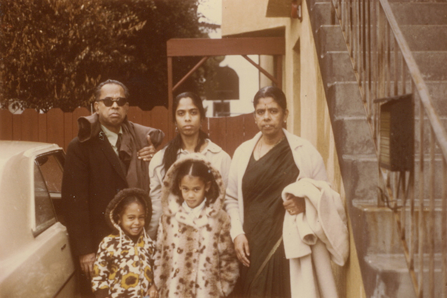 bg_india harris family 6