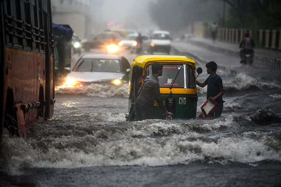 delhi rains_bg