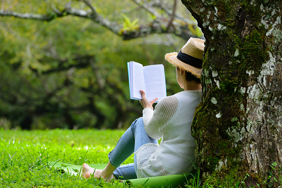 reading_shutterstock_bg