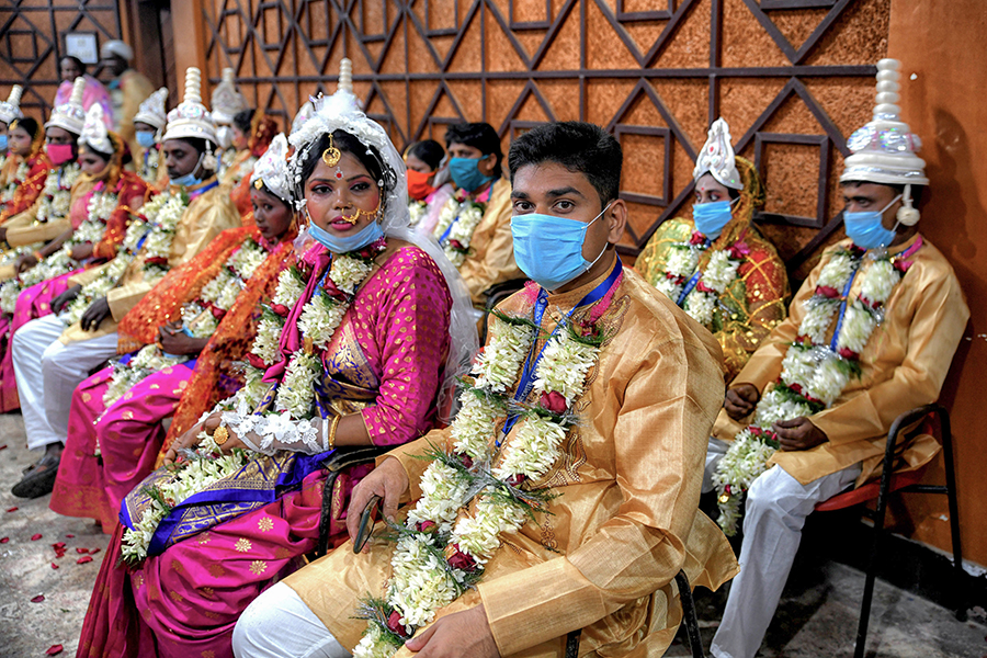 mass marriage ceremony_bg