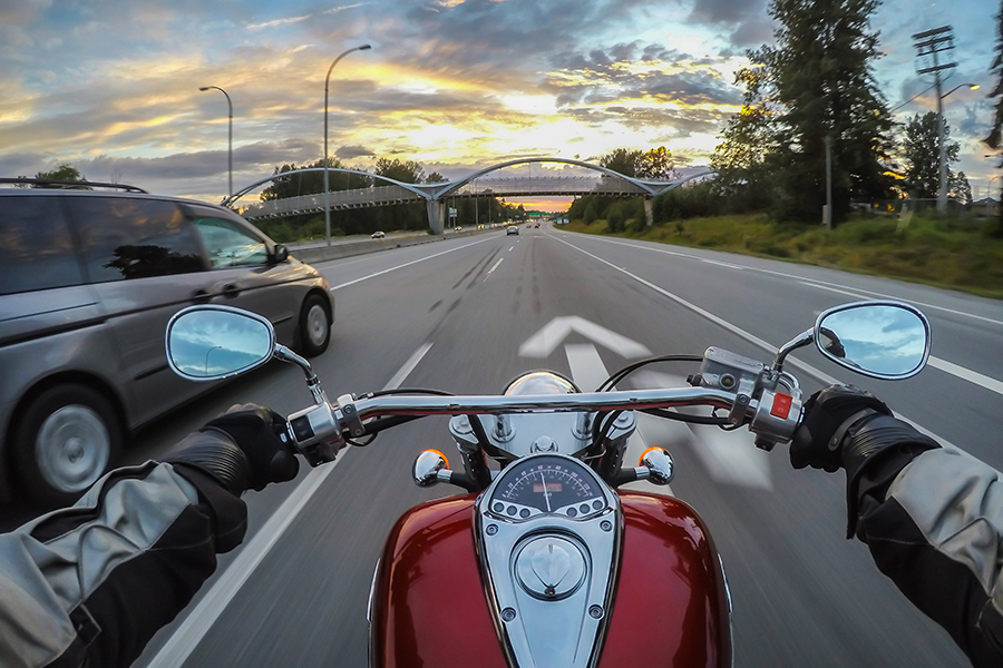 How blind spot warnings could be displayed directly in motorcycle mirrors