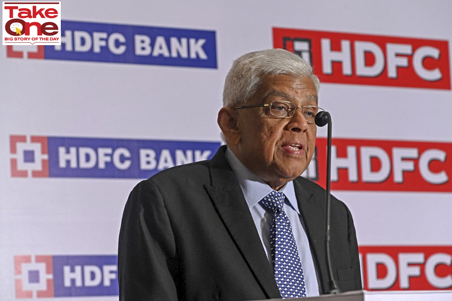 Housing Development Finance Corporation (HDFC) chairman Deepak Parekh speaks during a media briefing in Mumbai on April 4, 2022. - India's largest private bank will merge with its largest mortgage lender to become a 7 billion financial giant, both companies said, as low interest rates send demand for home loans soaring.
Image: Indranil Mukherjee / AFP