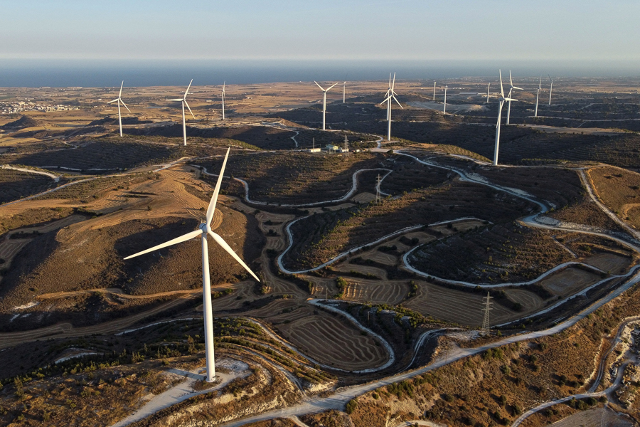 Global wind capacity grew by 70 percent while solar photovoltaic (PV) rose by 170 percent from 2015 to 2019. But solar and wind together only accounted for eight percent of total electricity generation in 2019.
Image: Roy Issa/ AFP