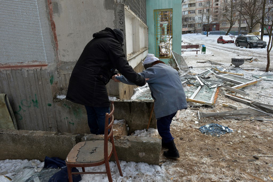 Heavy shelling has already begun to lay waste to towns in the region, and officials have begged civilians to flee. (Credit: Sergey BOBOK / AFP)