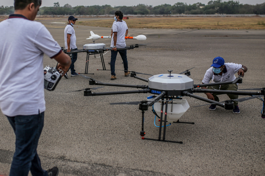 Workers test a CSIR-NAL octocopter drone at the Wings India 2022 Air Show held at Begumpet Airport in Hyderabad, India, on Thursday, March 24, 2022.
Image: Dhiraj Singh/Bloomberg via Getty Images