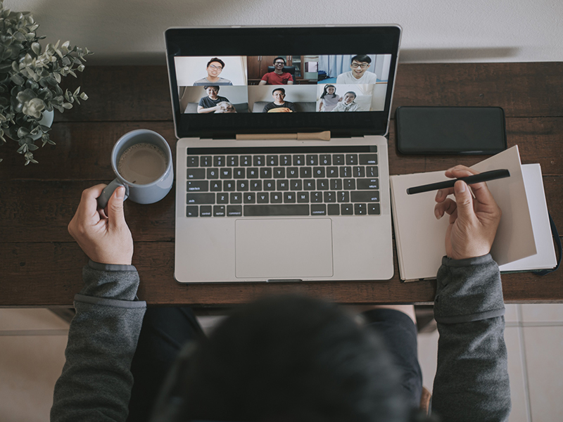 People are worse at coming up with creative ideas during a video call compared to meeting in person. Image: Chee gin tan / Getty Images 