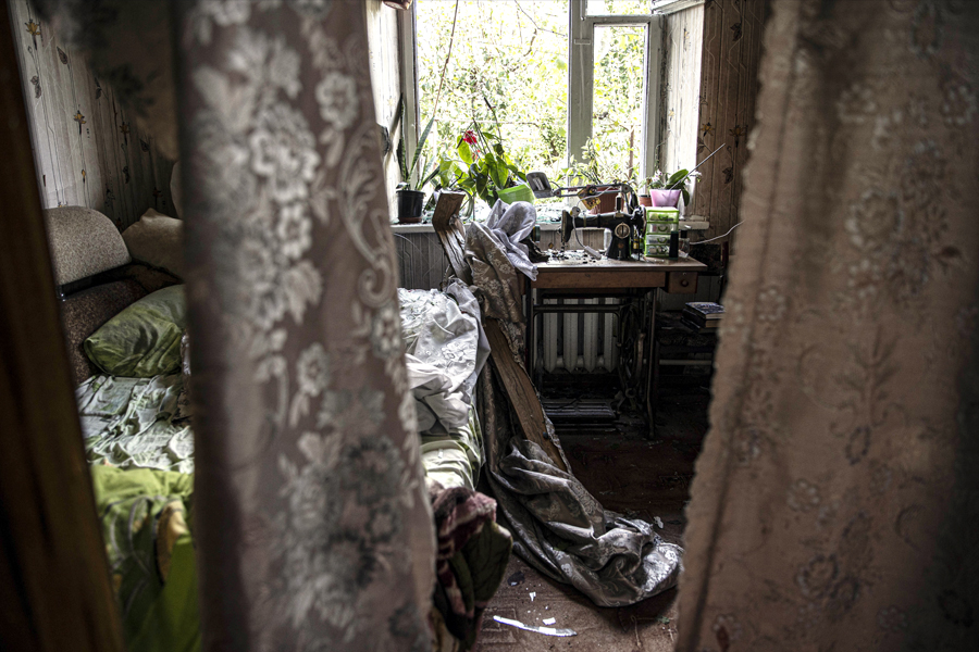 A view of a destroyed house after Russian shelling in a village of Zaporizhzhia Oblast, Ukraine, on August 10, 2022. Image: Metin Aktas/Anadolu Agency via Getty Images

