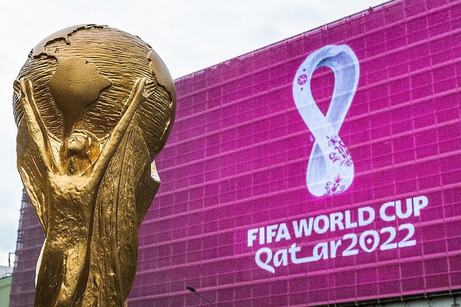 
More than a million visitors are expected in Qatar—the tiny Gulf state with 2.8 million inhabitants—for the first World Cup in the Middle East.
Image: Fifg / Shutterstock 