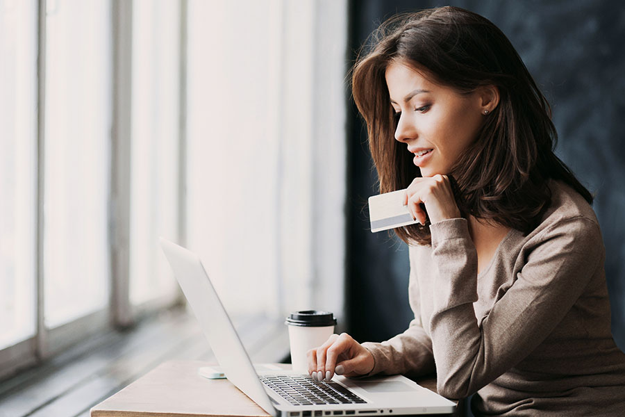The majority of consumers who use BNPL have credit cards, but use the installment financing because it offers more favorable terms. Image: Shutterstock