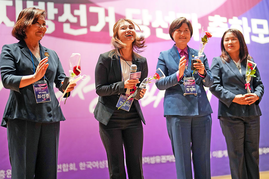Cheon Seung-ah, 19, second from left, at a gathering organized by the Korea Women Parliamentarian Network in Seoul, South Korea, on June 15, 2022. In June, she became the youngest election winner in South Korea’s history. A new law allowed a record number of young people to run in local elections this year. But they face skepticism, cultural hurdles and problems as old as politics itself. (Chang W. Lee/The New York Times)