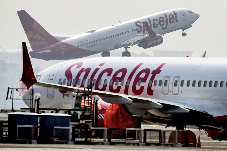 SpiceJet is in receipt of the DGCA notice and will be responding within the specified time period. Image: DIBYANGSHU SARKAR / AFP