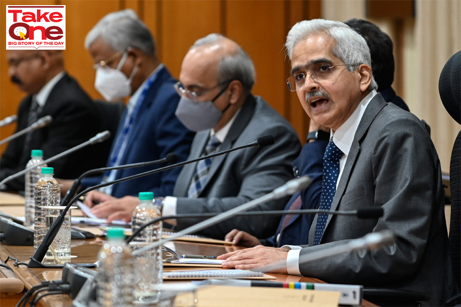 The six-member rate-setting panel has cautioned that inflation is likely to remain above the upper tolerance band of 6 per cent until December.
Image: Indranil Mukherjee / AFP 