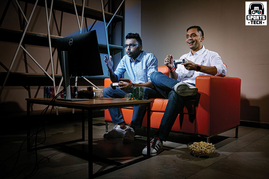 Dipesh Agarwal and Piyush Kumar (right) started Rooter in June 2016 as a sports fans’ community engagement startup
Image: Madhu Kapparath
