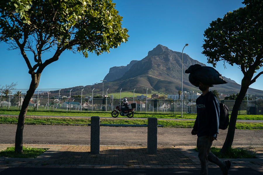 A public walkway near the construction site of Amazon’s African headquarters in Cape Town, Aug. 12, 2021. A judge ordered construction of the development in Cape Town to be halted, saying that the developer had not properly consulted Indigenous South Africans. Image: Joao Silva/The New York Times