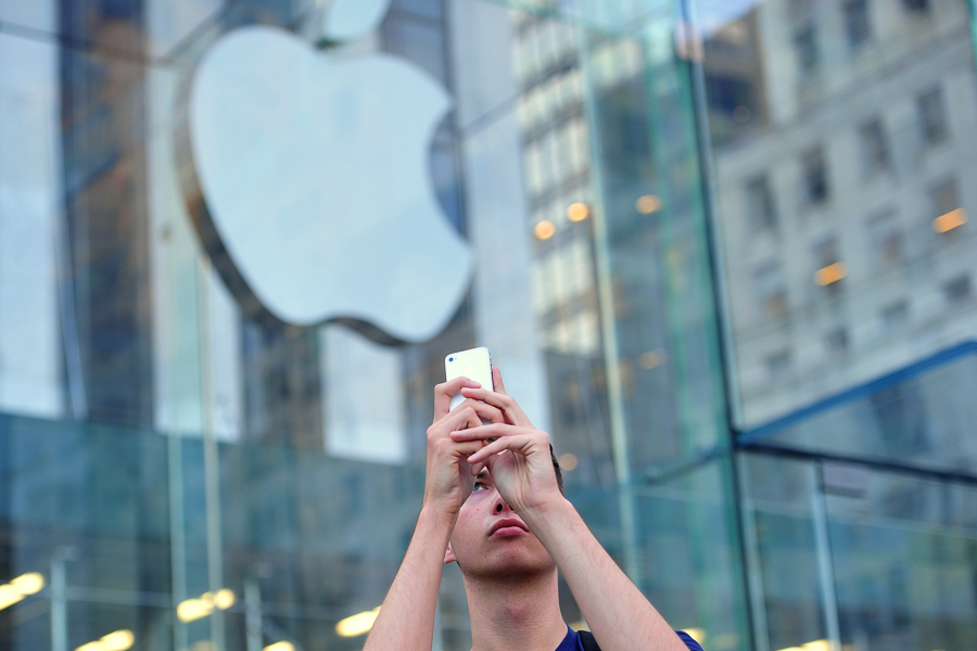 Apple could soon offer hardware subscriptions to keep users equipped with the latest iPhone.
Image: AFP Photo/Stan Honda