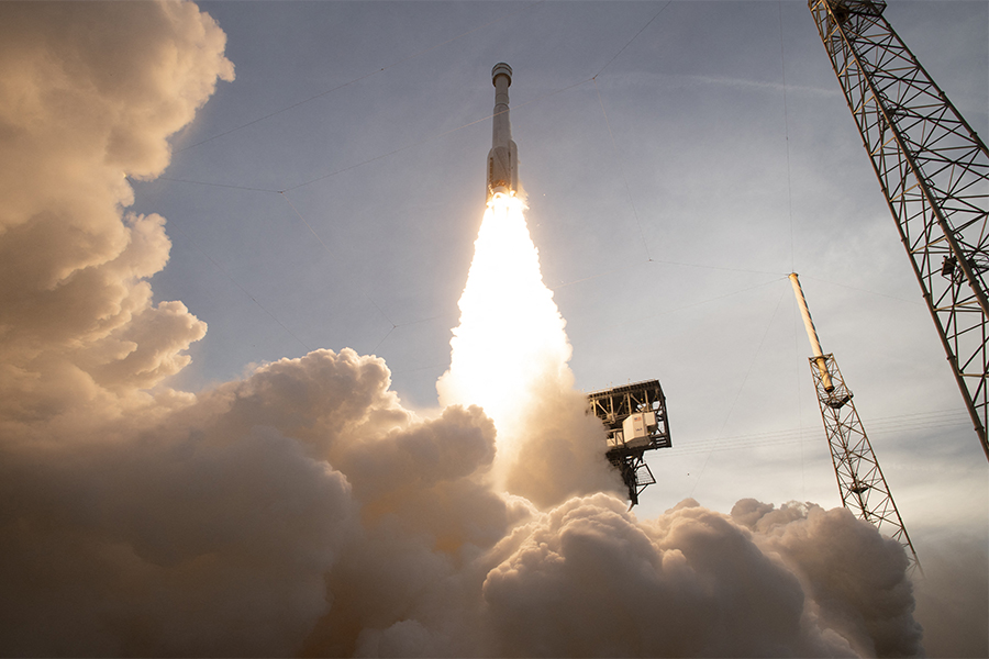 In this handout image courtesy of NASA taken on May 19, 2022, a United Launch Alliance Atlas V rocket with Boeing’s CST-100 Starliner spacecraft aboard launches from Space Launch Complex 41, Thursday, May 19, 2022, at Cape Canaveral Space Force Station in Florida. Image: Joel KOWSKY / NASA / AF