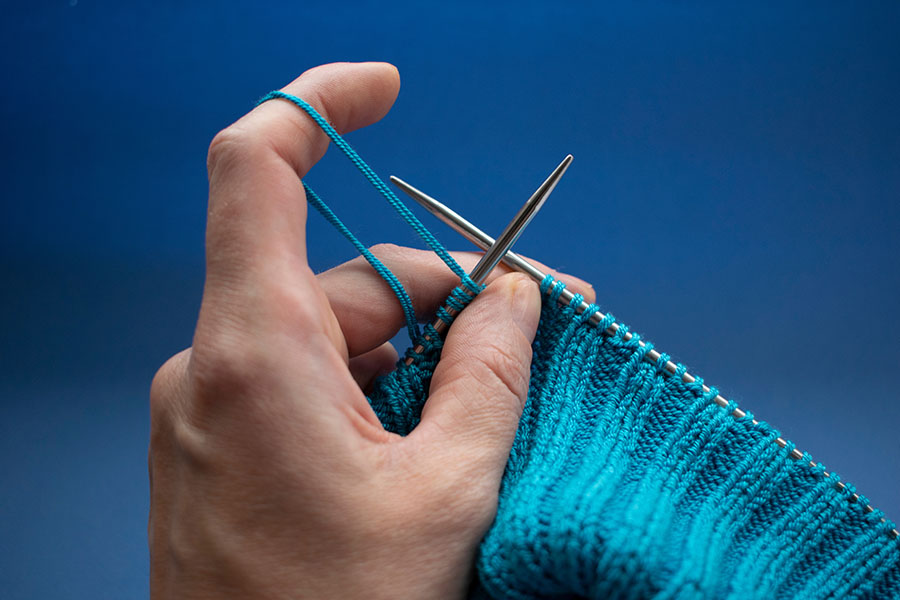 Knitting is popular with more and more French people, including men and younger generations.
Image: Shutterstock