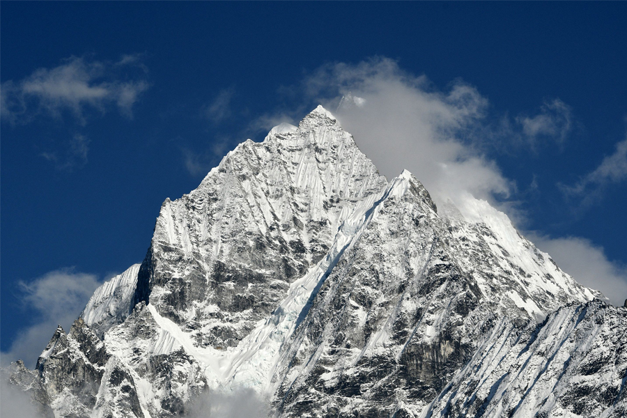 Nepal is home to the most popular Himalayan peaks. Between 1950 and 2021, 1,042 deaths were recorded there, 405 of them this century.
Image: Prakash Mathema / AFP 