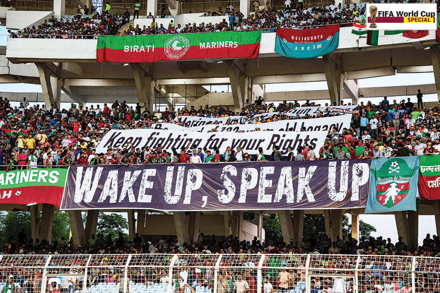 The Mohun Bagan vs East Bengal fixture of the Durand Cup at Kolkata’s Salt Lake stadium had old-timers reminiscing about the glory days of the derby
Image: Amlan Biswas / Pacific Press Via Zuma Press Wire / Alamy