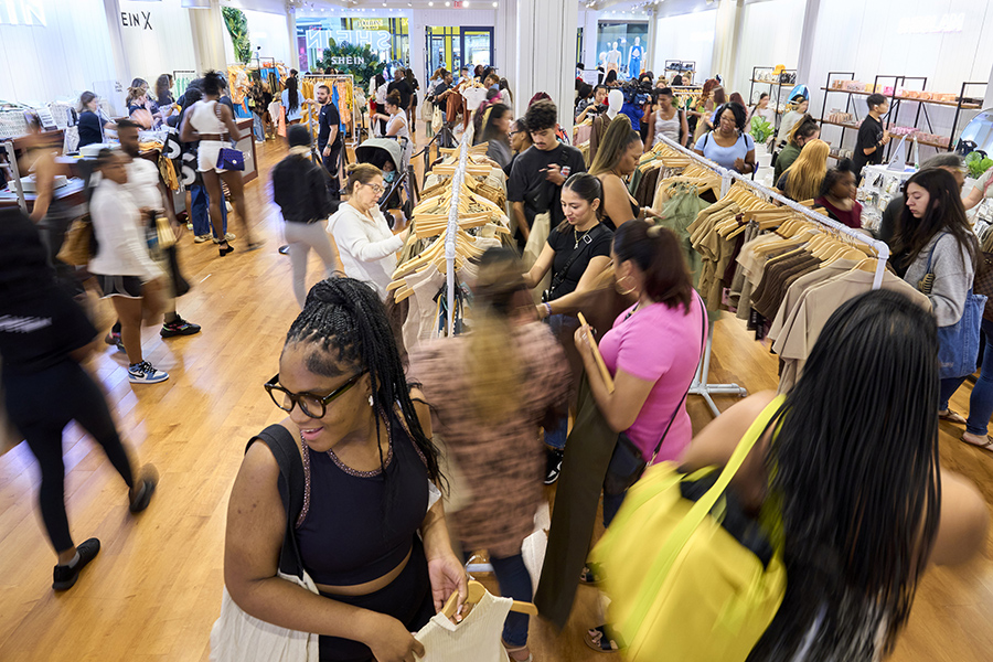 Customers line up a 6 a.m. for a chance to shop at the Shein pop-up in Plano, Texas on August 26, 2022. Shein continues its rise with American shoppers, who don’t mind the controversies. Image: Cooper Neill/The New York Times