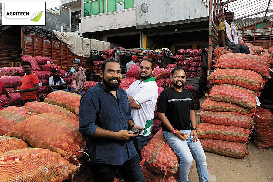 Bijak co-founders (from left): Jitender Bedwal, Nukul Upadhye and Nikhil Tripathi at a wholesale market in Gurugram. <br>Image: Madhu Kapparath