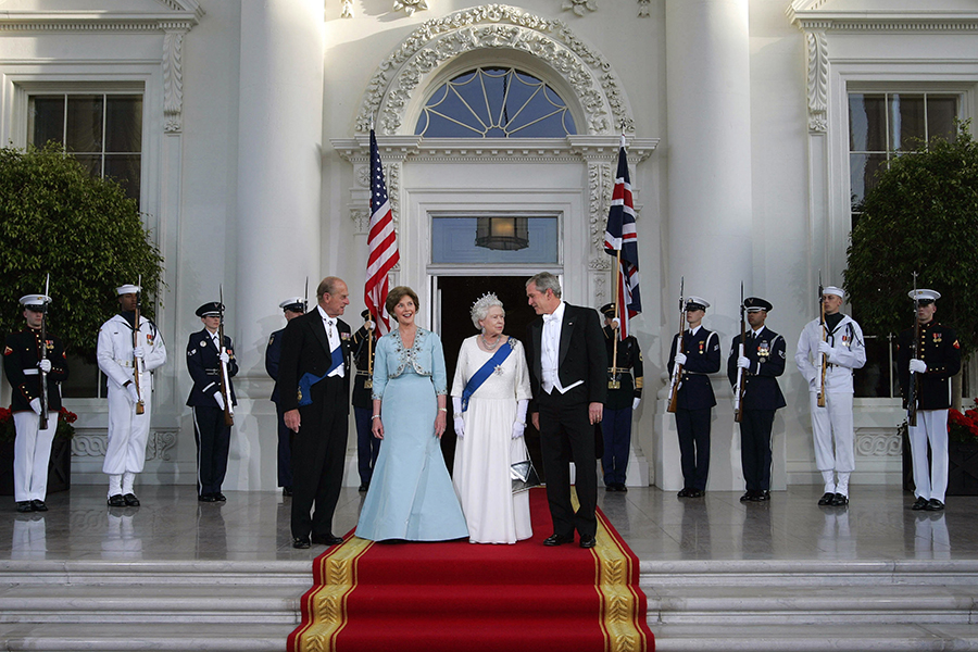 Queen Elizabeth, second from left, and Prince Philip, the Duke of Edinburgh, right, are welcomed by President Barack Obama and first lady Michelle Obama to a dinner in the queen’s honor at Winfield House in London, the residence of the ambassador from the U.S., on May 25, 2011. (Doug Mills/The New York Times)