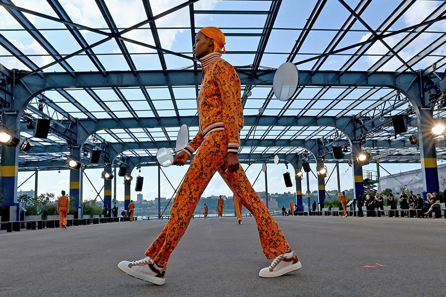 Models rehearse on the runway for the Tory Burch Spring/Summer 2023 fashion show during New York Fashion Week in New York on September 13, 2022.
Image: Angela Weiss / AFP 