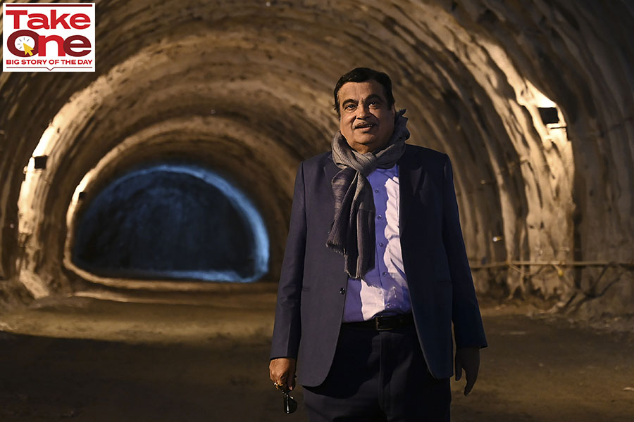 (File)Indian Transport Minister Nitin Gadkari, poses to  the media at the Zojila  tunnel that connects Srinagar to the union territory of Ladakh, bordering China as he inspects the work at Baltal  northeast of Srinagar, India. Photo: Tauseef Mustafa/AFP