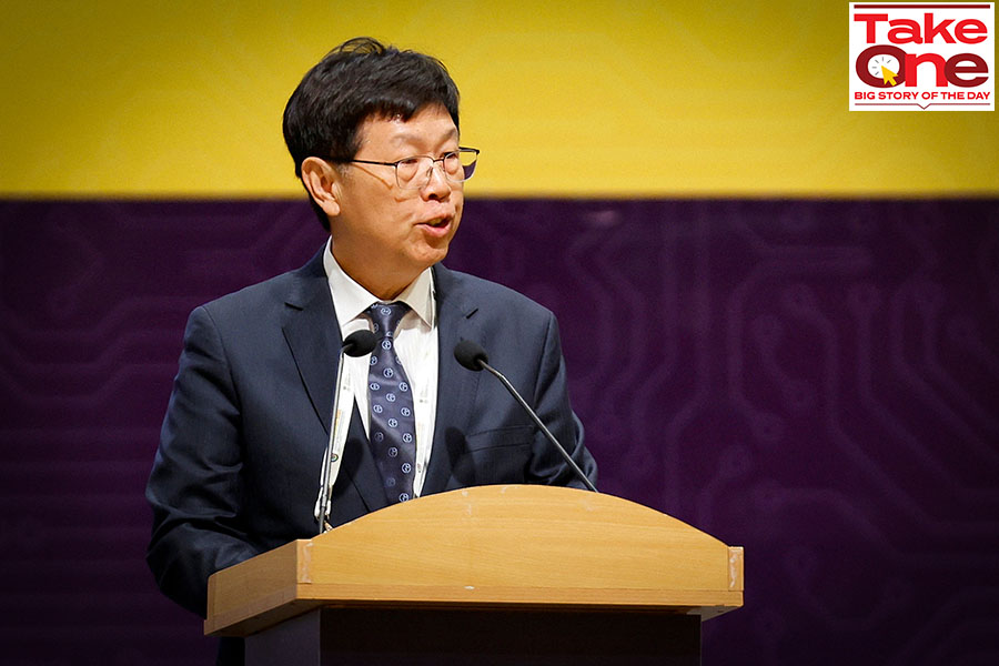 Foxconn Chairman Young Liu addresses the audience during the 'SemiconIndia 2023', in Gandhinagar, India on July 28, 2023. Image: Amit Dave/ Reuters