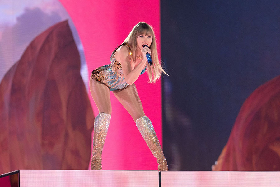 
Taylor Swift's tour broke new ground, becoming the first in history to surpass the symbolic <img billion mark in ticket sales in 60 dates from March to November 2023. Image: Suzane Cordeiro/ AFP 