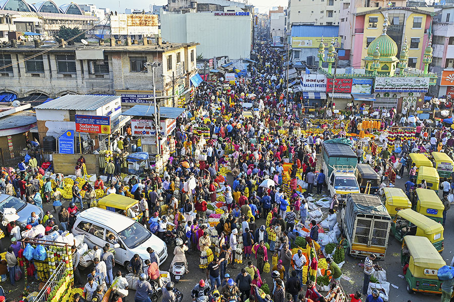 
People crowd at a market in Bangalore, India.
Manjunath KIRAN / AFP