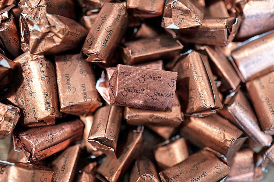 
A committee of around 40 artisan chocolatiers, as well as companies such as Ferrero, Venchi and Domori, are seeking to obtain a Protected Geographical Indication (PGI) for the gianduiotto from the European Union.
Image: Marco Bertorello / AFP 