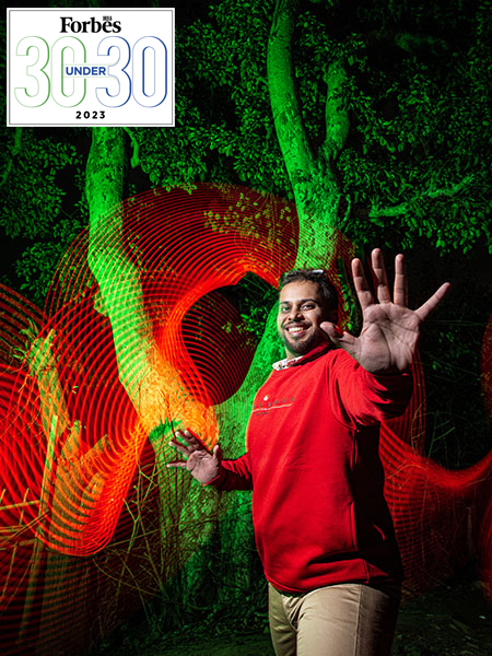 Akshay Makar
Image: Madhu Kapparath; light painting Kapil Kashyap 