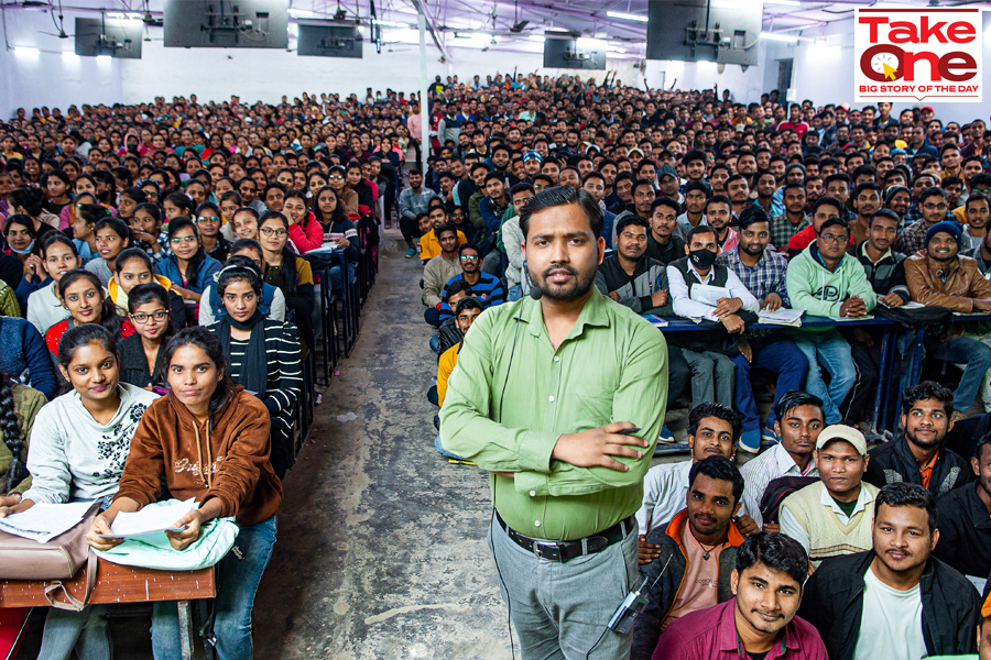 Khan sir still charges Rs 200 for six-month courses that help students clear competitive exams such as UPSC, NDA, and Airforce entrance test, among several others. Image: Manish Sinha for Forbes India