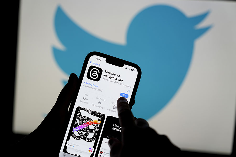 Meta’s Threads looks just like Twitter, icons and all.
Image: Paul Hanna/Bloomberg via Getty Images 