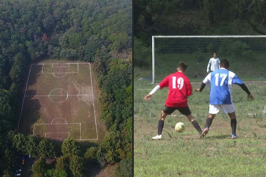 About 10 teams belonging to an amateur league play in a volcano crater on the outskirts of Mexico City on weekends.
Image: Jose Osorio / AFPTV / AFP 