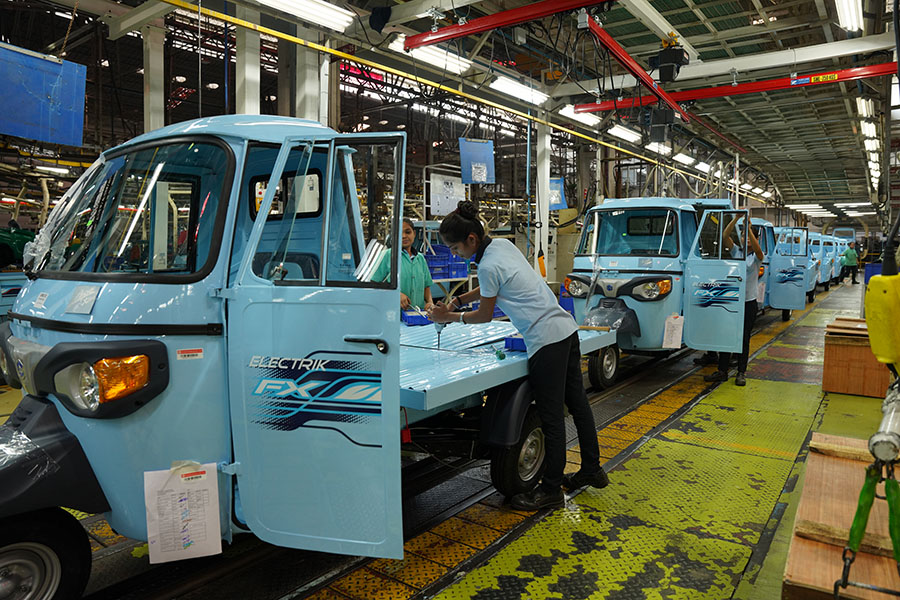 Factory floor of Piaggio Vehicles Pvt. Ltd in Pune, India. Image: Mexy Xavier