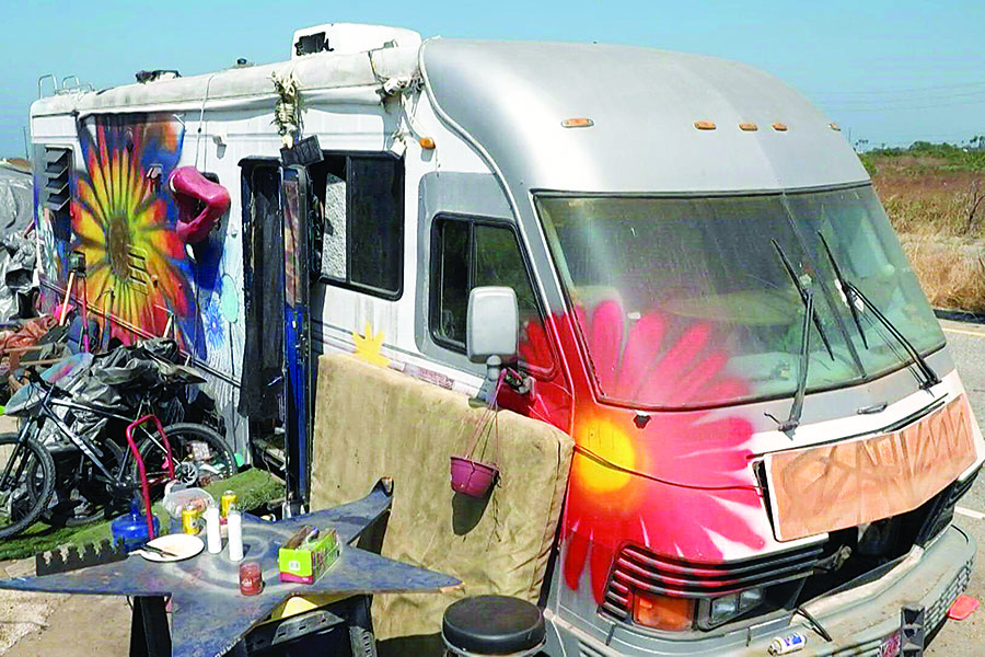 RVs and trailers, once a symbol of carefree living by the ocean, increasingly reflect a less glamorous slice of life in the Golden State: a housing crisis.
Image: Gilles Clarenne / AFPTV / AFP