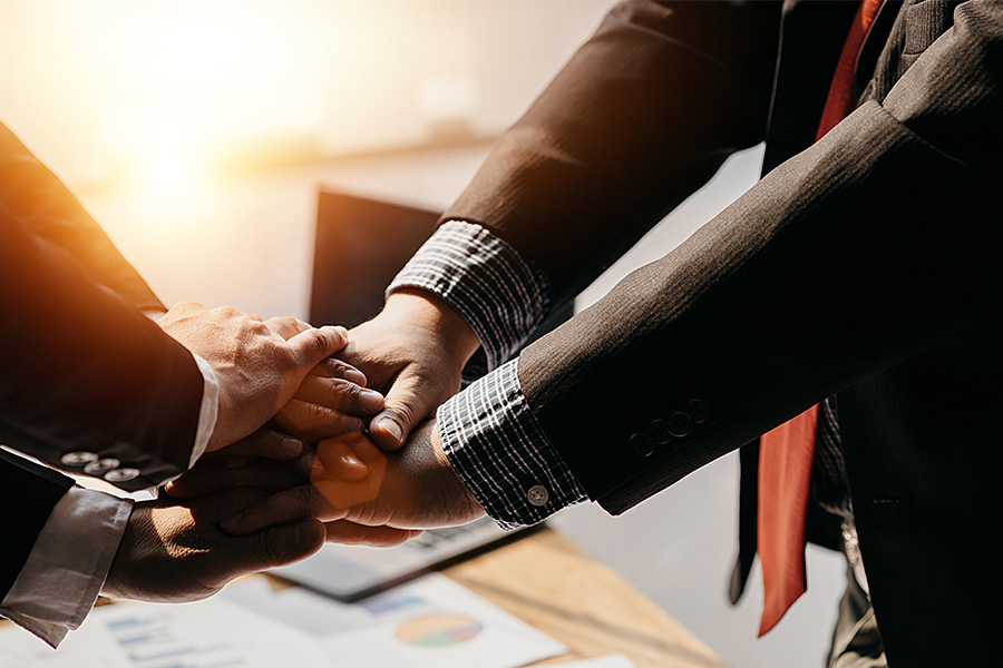 Corporate venturing squads bring multiple players to the table, fostering a dynamic partnership that encompasses various activities such as scouting, product and service testing, and investment.
Image: Shutterstock