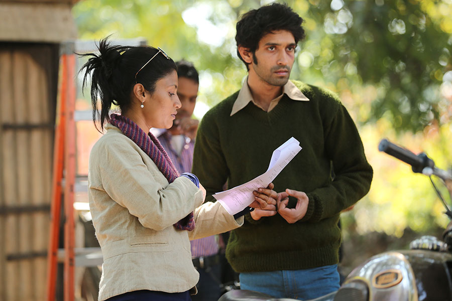 (From left) Konkona Sensharma on the set of her directorial debut 'A Death in the Gunj' along with actor Vikrant Massey.