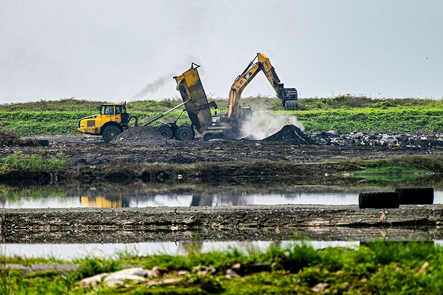 Singapore generated 7.4 million tonnes of waste last year, of which about 4.2 million tonnes, or 57 percent, was recycled. Photography Roslan Rahman / AFP 