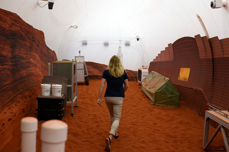 Living on Mars is not something Kelly Haston ever dreamed of as a child. Yet she is about to dedicate an entire year of her life to the Red Planet.
Image: Mark Felix / AFP©