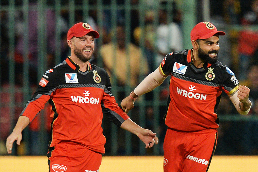 Along with former India captain Virat Kohli (right), AB de Villiers has been the batting mainstay for IPL team Royal Challengers Bangalore. He is also the second international cricketer, besides Australian David Warner, to score over 5,000 runs in the tournament Image: Manjunath Kiran / AFP) 