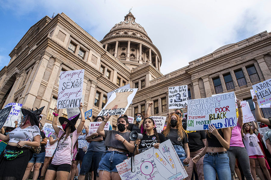 Women are mobilising this year more than ever to defend the right to abortion, which is either non-existent, threatened or challenged in many countries.
Image: Sergio Flores / AFP 