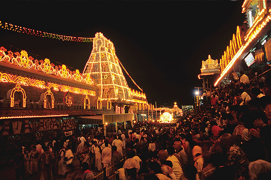 The net worth of Tirupati Balaji temple (left), disclosed for the first time in 2022, was ₹2.5 lakh crore
Image: Arun HC/ UIG via Getty Images