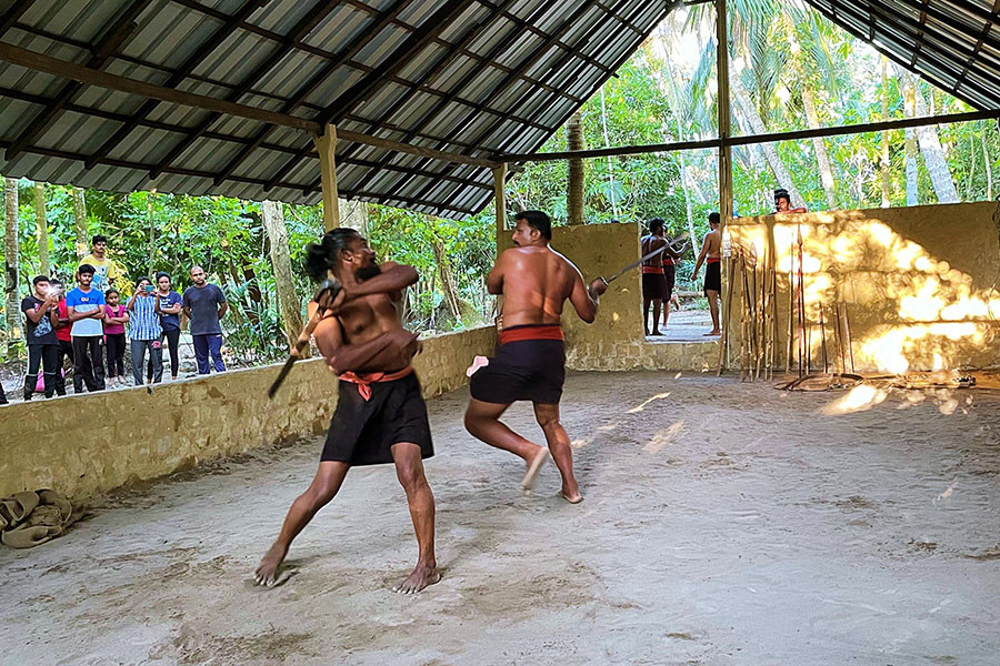 Angampora is renowned for its trademark manoeuvres combining hand-to-hand combat and Illangam.
